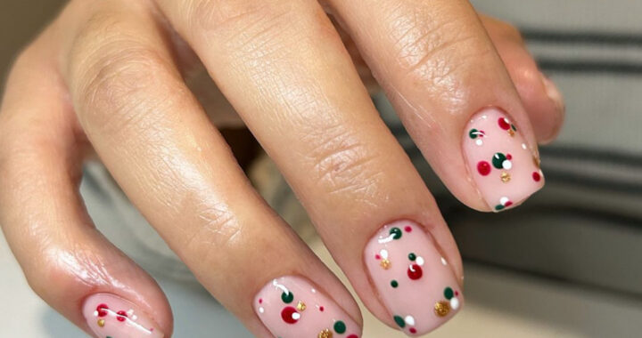 16 Christmas Nail Designs You Can Easily Recreate on Natural Nails